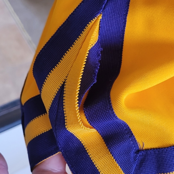 LA Lakers Jersey - Picture 4 of 7